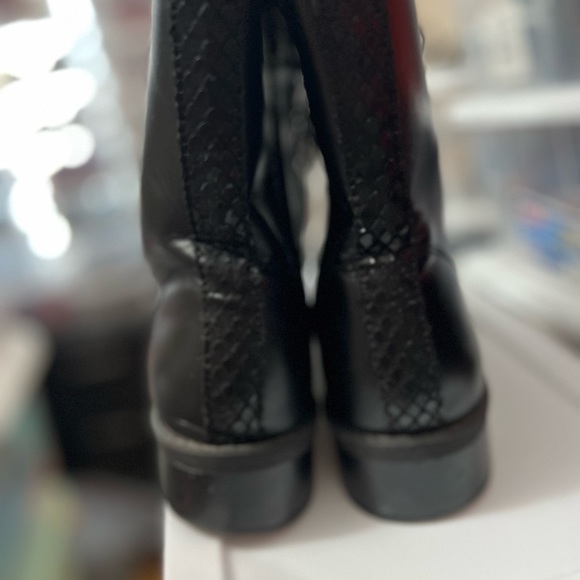 Black Boots - Picture 4 of 5